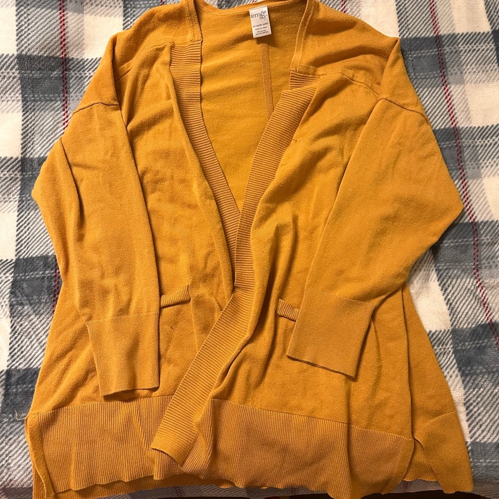 Terra & Sky gold cardigan
Size 2X